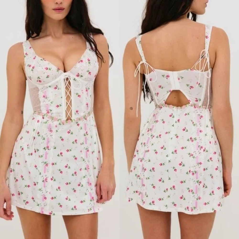 SOLD✨✨✨NWT For Love And Lemons Pink Floral Embroidered Dress